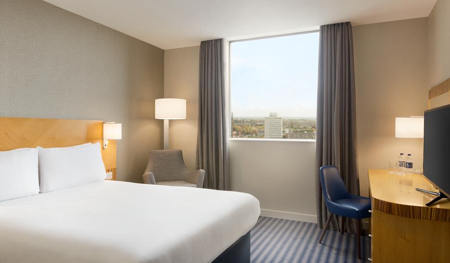 Ramada Hotel & Suites by Wyndham Coventry